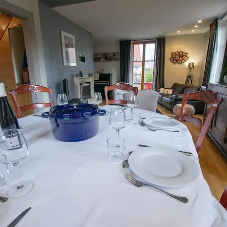 De La Tour Des Fripons. Holiday home