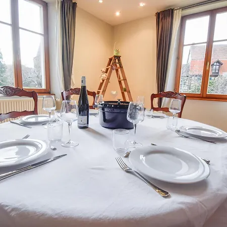 De La Tour Des Fripons. Holiday home