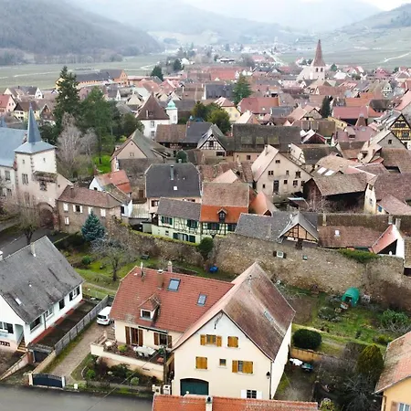 De La Tour Des Fripons. Holiday home *