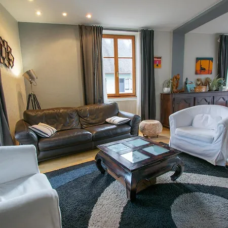 De La Tour Des Fripons. Holiday home *