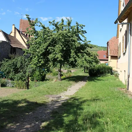 De La Tour Des Fripons. Holiday home *