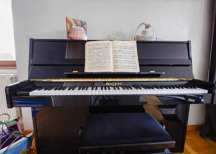 De La Tour Des Fripons. *