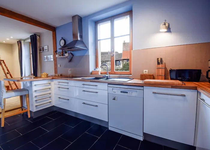 De La Tour Des Fripons. *