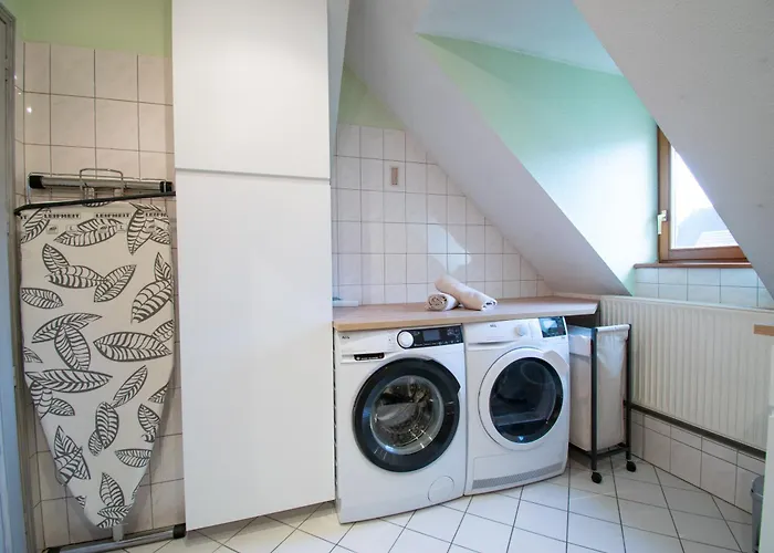 De La Tour Des Fripons. *